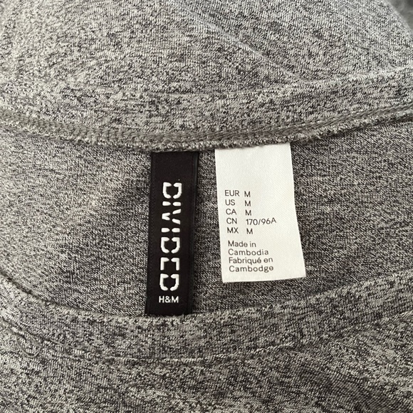 DIVIDED Mesh Insert Stripe Sleeves - Picture 3 of 6